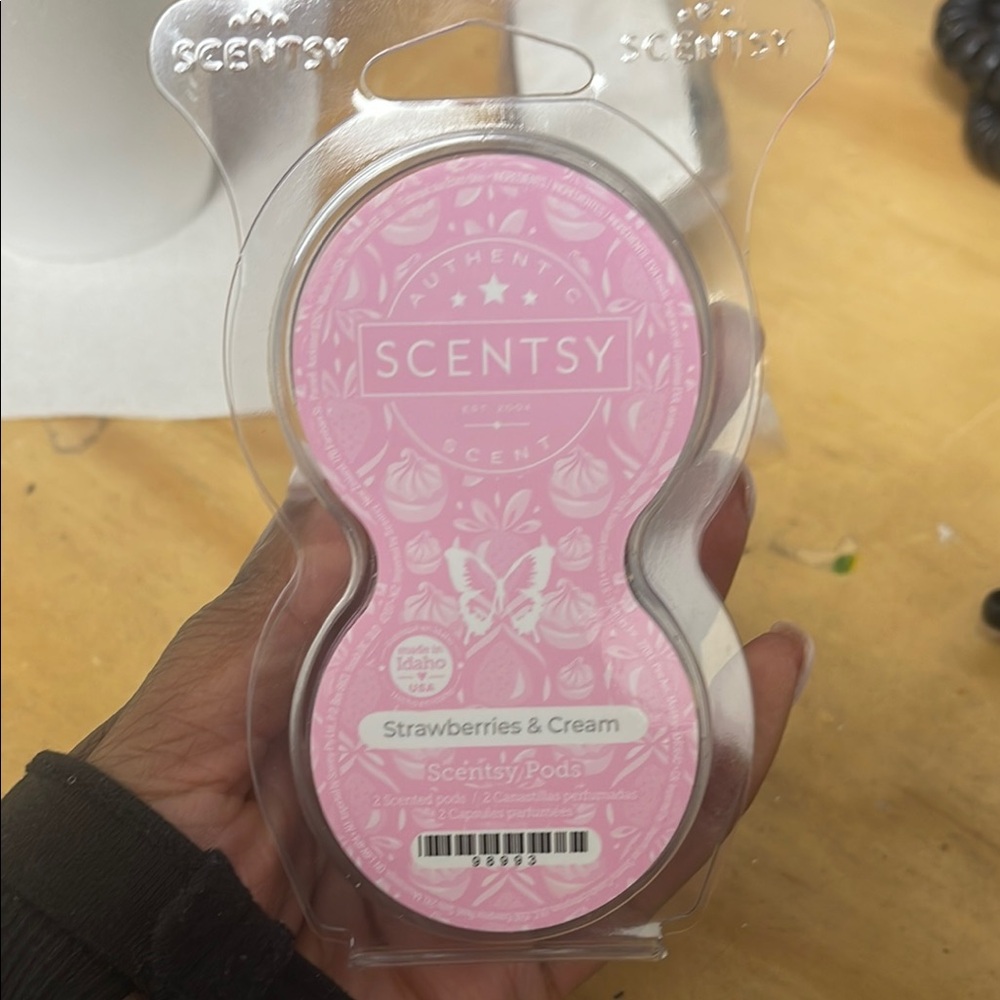 Scentsy Pink Strawberry & Cream Scent Pods
